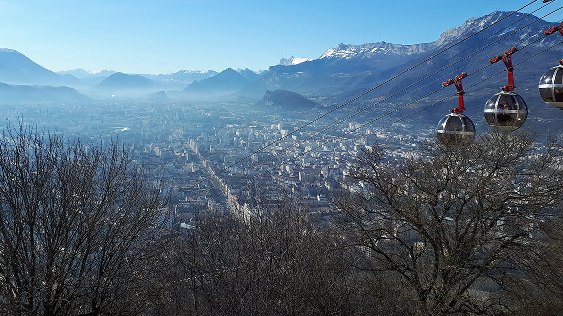 [The “bubbles” cable crane of Grenoble. Ph.: A. Portaccio]